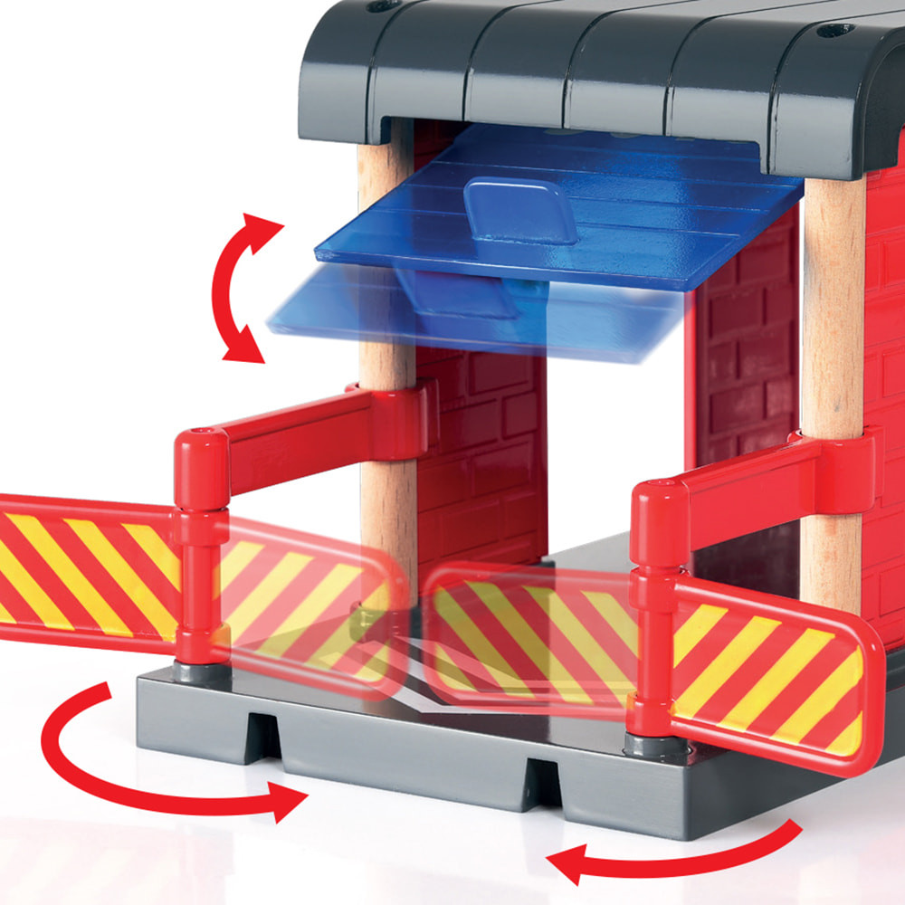 Schuif de door omhoog en de brandweerwagen kan vertrekken. Schuif de door omhoog en de brandweerwagen kan vertrekken.